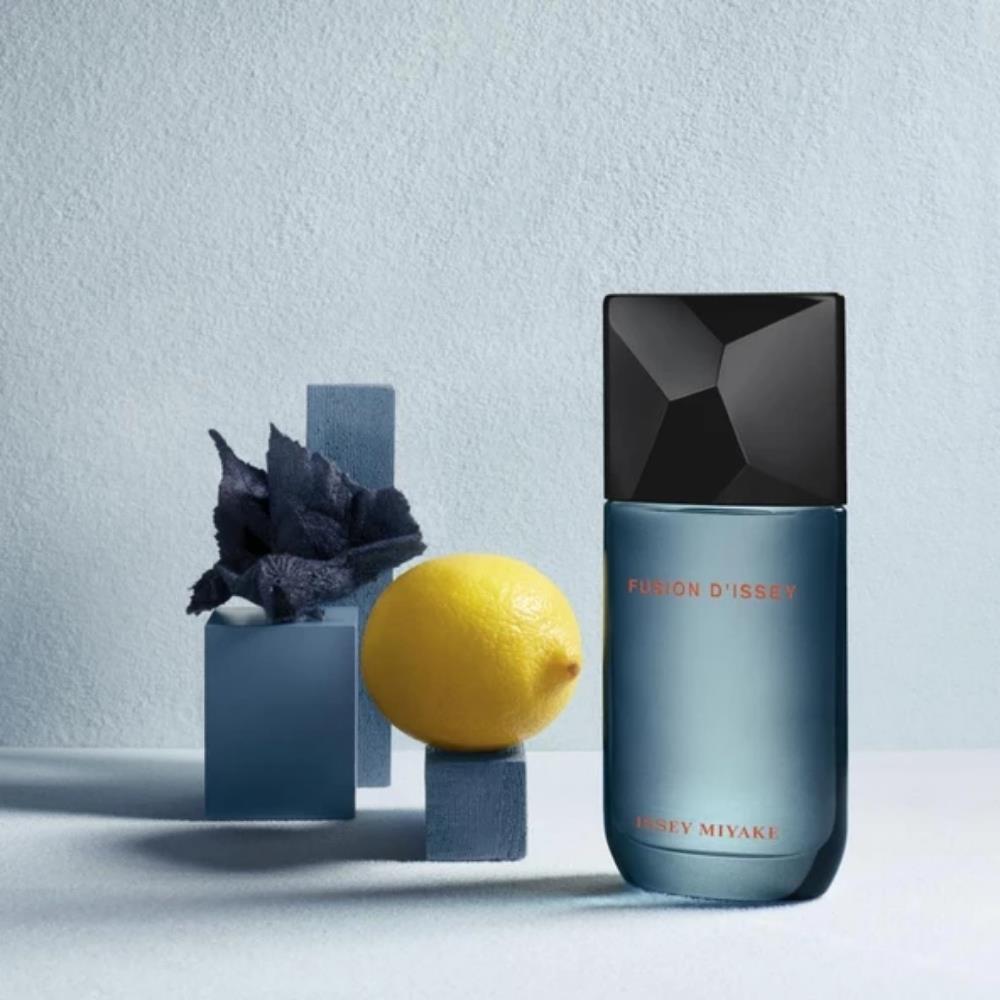 Issey Miyake Fusion D&